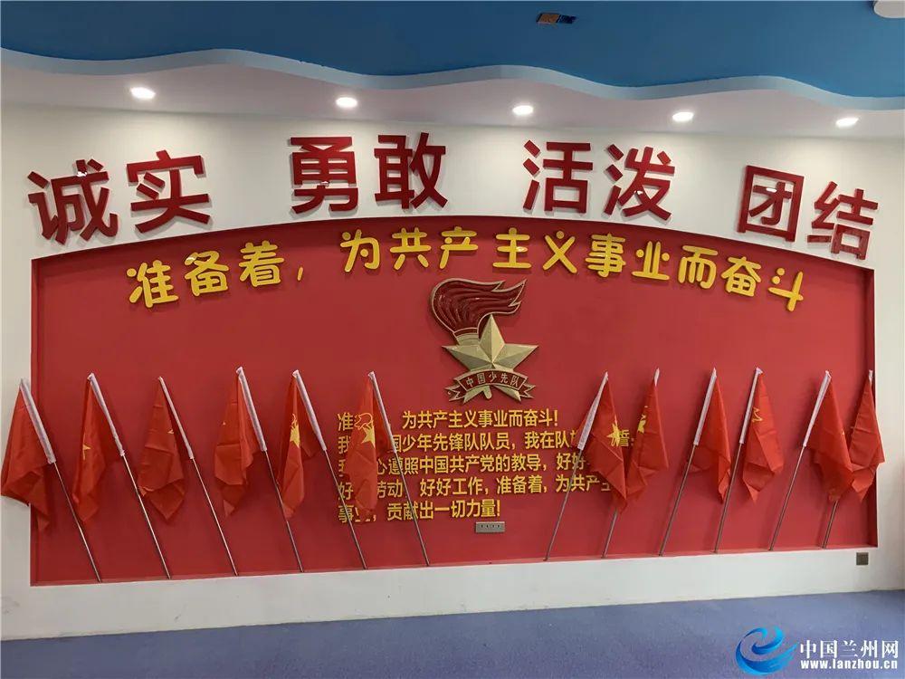 女生方型脸适合什么发型？游戏画面